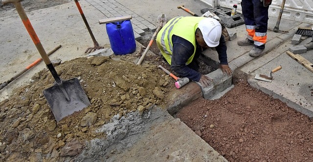 An den Arbeiten am Glasfasernetz in Vrstetten gibt es Kritik.  | Foto: Markus Zimmermann