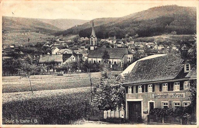 Blick auf Sulz, im Vordergrund die Wirtschaft zur Krone (Ansichtskarte von 1934)  | Foto: Manfred Eble