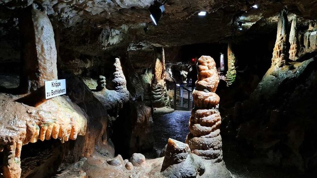 Die Tropfsteine in der Erdmannshhle, ... in mehr als 100000 Jahren entstanden.  | Foto: Gerald Nill