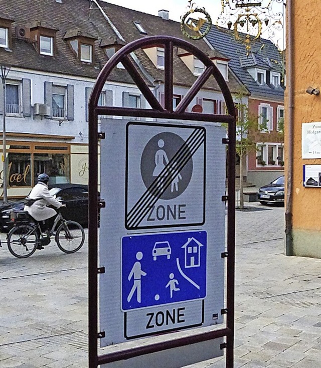 Die Fugngerzone endet im Moment am Gutgesellentorplatz.  | Foto: Sattelberger