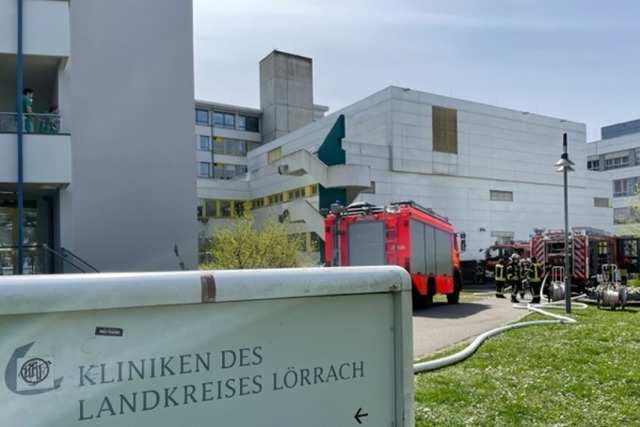 Einsatz im Lrracher Klinikum  fr die Feuerwehr  | Foto: Barbara Ruda