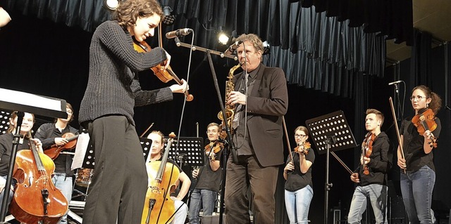 Streicher beim  Big Band-Konzert  &#8211; das gibt&#8217;s nicht alle Tage.  | Foto: Yvonne Siemann