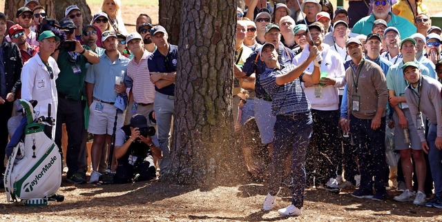 Beim Masters in Augusta folgen die Fan...heffler &#8211; auf Schritt und Tritt.  | Foto: JAMIE SQUIRE (AFP)