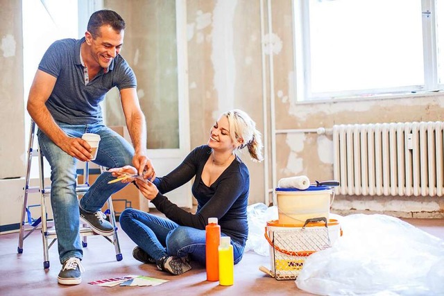 Wenn man im Haus oder in der Wohnung w...s am Arbeitsplatz - sein eigener Herr. | Foto: Christin Klose (dpa) Wenn man im Haus oder in der Wohnung w...s am Arbeitsplatz - sein eigener Herr. | Foto: Christin Klose (dpa)