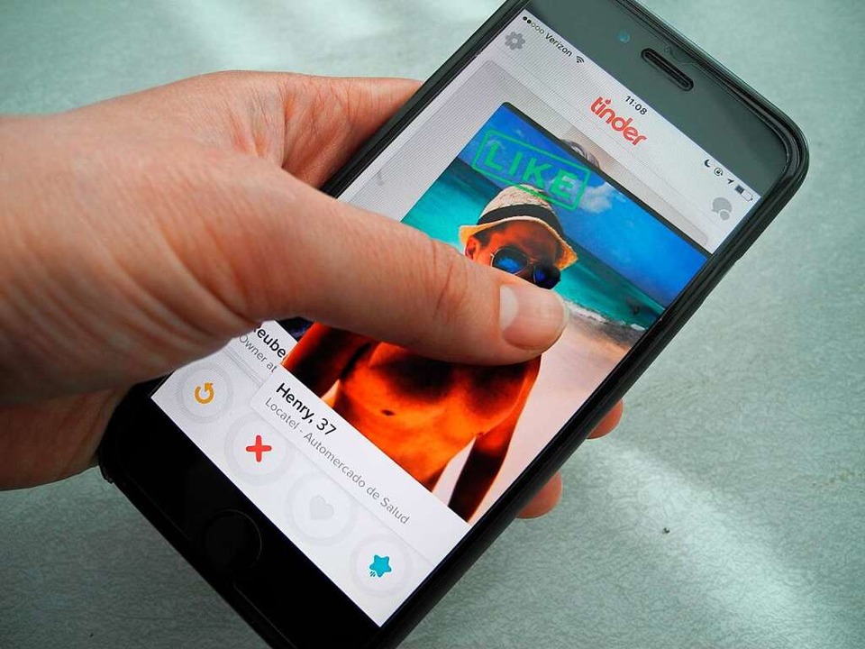 Wer auf Partnersuche ist, landet oft schnell bei Dating-Apps.  | Foto: Johannes Schmitt-Tegge