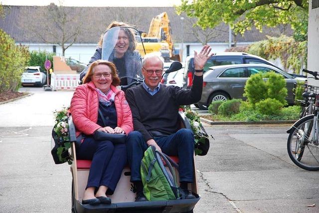 Karin Paulsen-Zenke mit der Ehrennadel des Landes ausgezeichnet