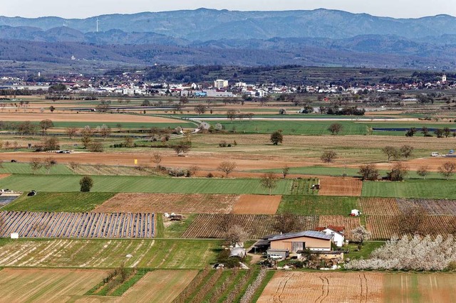 Blick vom Limberg bei Sasbach nach Ost...lgemeinden knftig baulich entwickeln?  | Foto: Martin Wendel