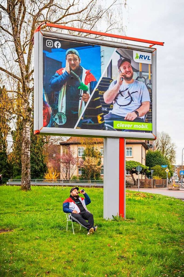 Plakate mit Thomas Damagers Gesicht zi...am Berliner Platz beim Parkschwimmbad.  | Foto: Thomas Damager Dreschler