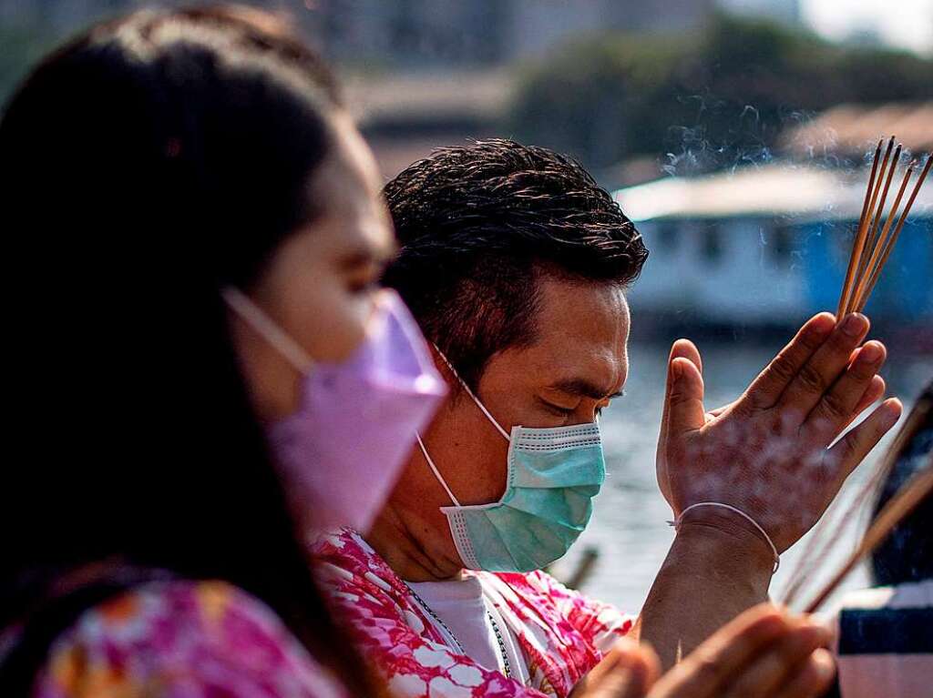 Wasser und buddhistische Rituale stehen im Mittelpunkt des Neujahrsfests Songkran in Thailand.