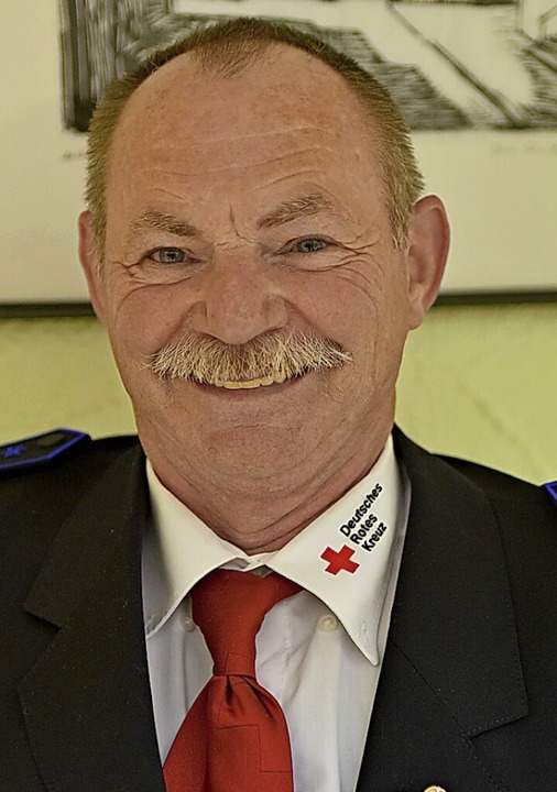 Geehrt wurde Heinz Hörmann, der seit 5...DRK-Ortsverein Malterdingen tätig ist.  | Foto: Benedikt Sommer