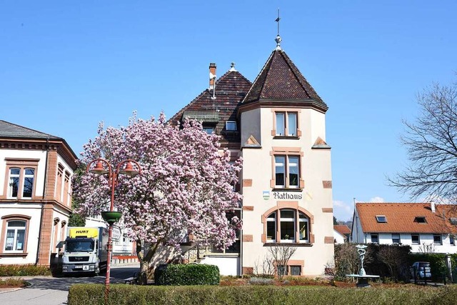 Die Idylle ist trgerisch: Steinens Ra...en der Gemeinde in Ordnung zu bringen.  | Foto: Robert Bergmann