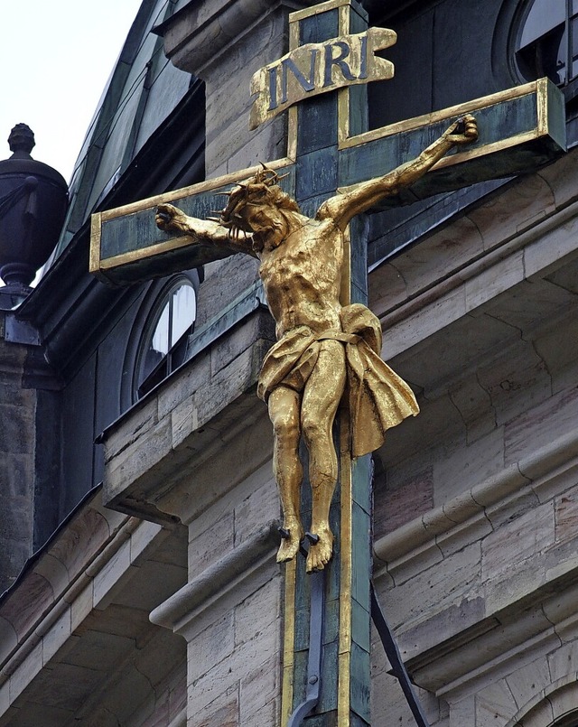 Das jetzige Kreuz ber der Vorhalle de...z  ist Gegenstand einer alten Legende.  | Foto: Thomas Mutter