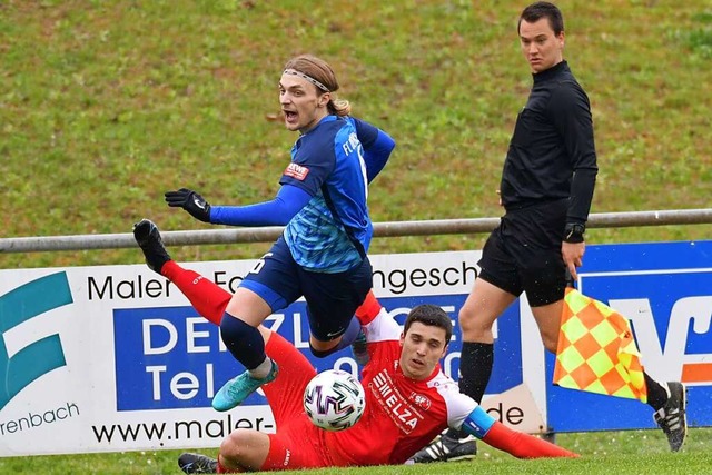 Aus dem Tritt ist der FC Denzlingen (o...ano Volk) in der Verbandsliga geraten.  | Foto: Achim Keller