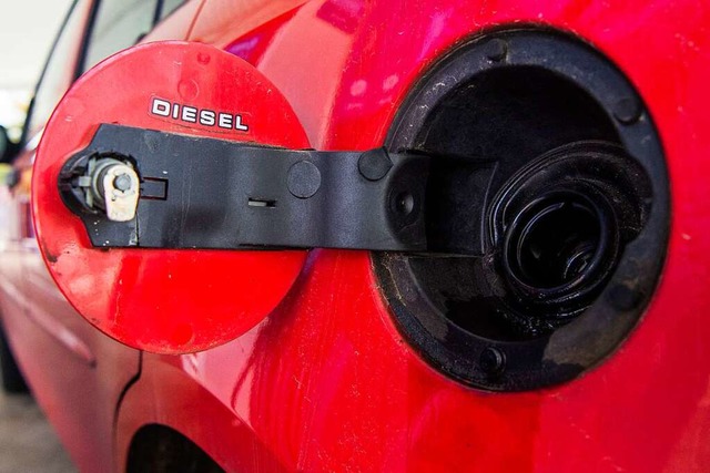 Tankdeckel aufgebrochen &#8211;  Diesel futsch  | Foto: Christophe Gateau (dpa)