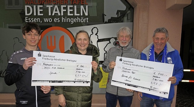 Ukraine und Tafelladen: Der FCW berga...ko, Thomas Fischer und Reinhard Bayer.  | Foto: Verein