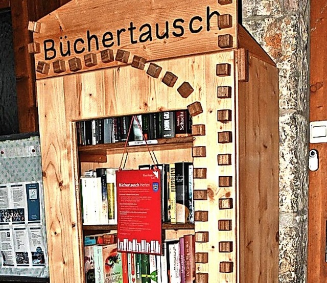 Der Bchertausch-Schrank am Haus Rabenfels   | Foto: Heinz und Monika Vollmar