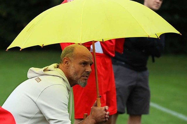 Der Lffinger Trainer Jrg Klausmann: ...Osterparty im Klubheim feiern.&#8220;   | Foto: Joachim Hahne