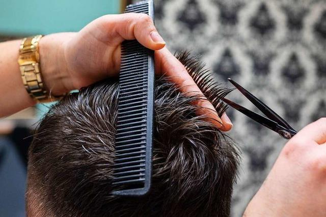 Zoll nimmt Friseure und Barbershops in Südbaden unter die Lupe