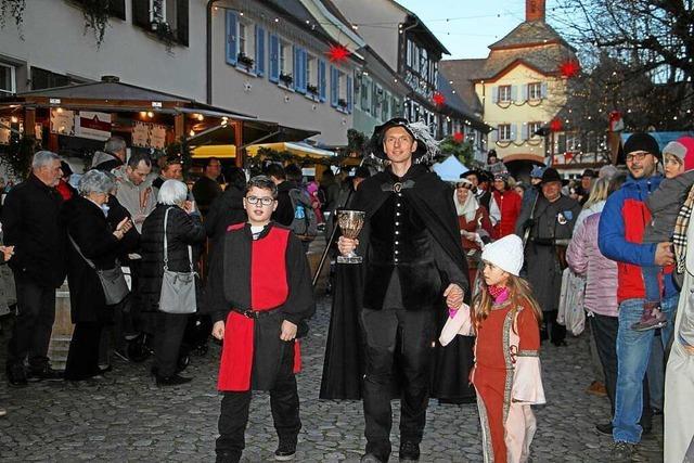 Burkheimer Zunft der Bauern und Rebleute feiert 450. Geburtstag mit Spektakulum