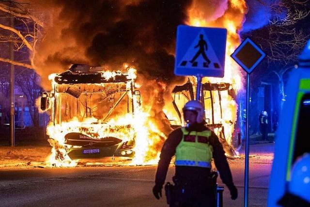 Ausschreitungen in Schweden – Randalierer in Malmö zünden Bus an