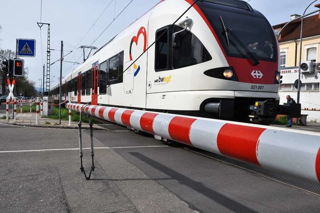 Geschlossene Bahnschranken in Lörrach  | Foto: Daniel Gramespacher