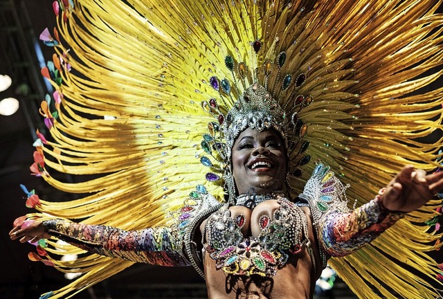 Fantasievolle Kostme, wie hier 2017, ...ein Kennzeichen des Karnevals in Rio.   | Foto: YASUYOSHI CHIBA