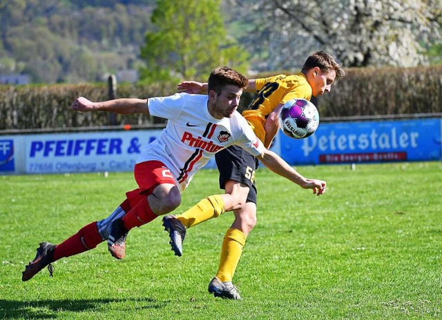 Schrglage: Unentschieden trennten sic... Ende ntzt das 0:0 beiden nicht viel.  | Foto: Wolfgang Kuenstle