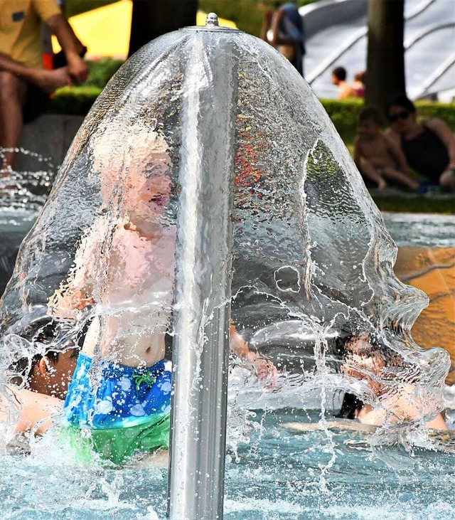 Am 21. Mai wird die Freibadsaison in Lrrach erffnet.  | Foto: Barbara Ruda