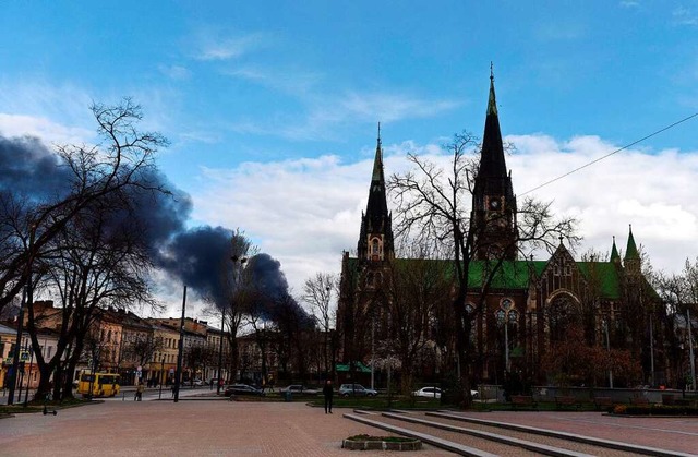 Schon mehrfach ist Freiburgs Partnerst...er russischen Armee beschossen worden.  | Foto: YURIY DYACHYSHYN (AFP)