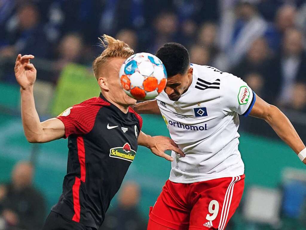 Fotos Große Emotionen An Der Elbe Sc Freiburg Feiert Finaleinzug Sc Freiburg Fotogalerien 