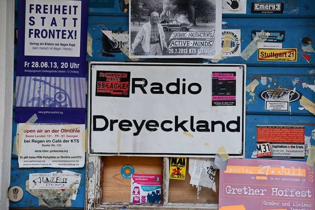 Die Sendung &#8222;Schwule Welle&#8220; ist bei Radio Dreyeckland zu hren.  | Foto: Patrick Seeger (dpa)