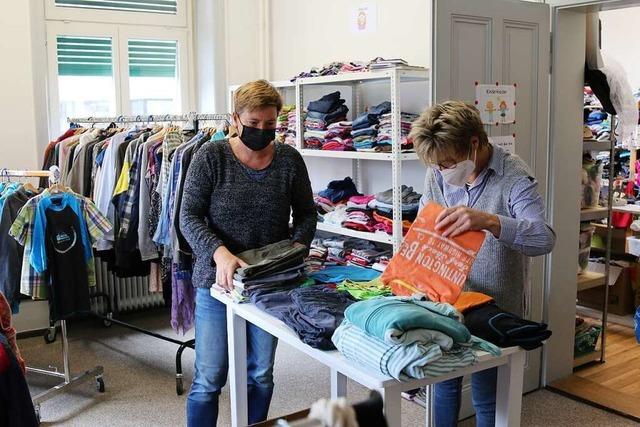 Kleiderkammer des Kinderschutzbunds Lörrach baut Angebot für Familien aus