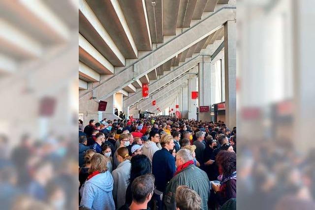 Der SC Freiburg setzt am Samstag wieder auf provisorische Zäune am neuen Stadion
