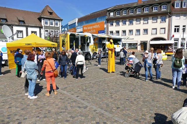 Auf dem Marktplatz herrschte Feierlaun... 70. Geburtstag von Baden-Wrttemberg.  | Foto: Michael Strter