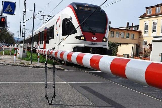 S-Bahn-Ausbau im Kreis Lörrach: Immer mehr Warten an Bahnübergängen