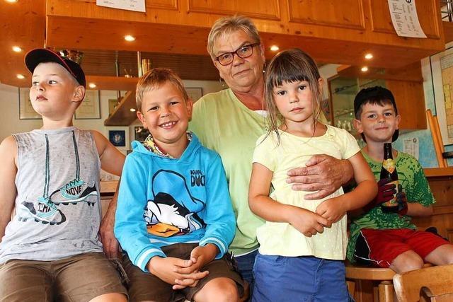 Renate Weiler betreut seit 25 Jahren die Vereinsgaststätte des SV Häusern