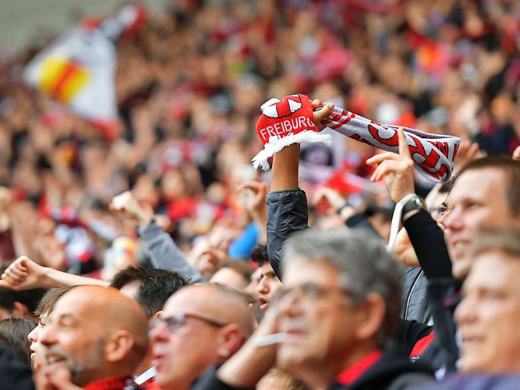 Die Freude der Fans ber den Einzug ins Pokalfinale ist aber grer als der Schmerz ber die beiden vergebenen Punkte.