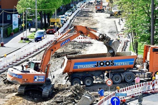 Baustellen schicken Ersatzverkehr in Freiburg auf einen Zickzackkurs