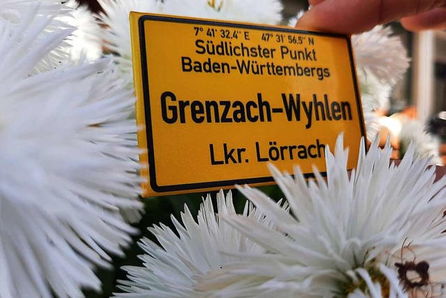 Hei begehrt: die &#8222;Grenzach-Wyhl... die Tourist-Info im Rathaus Grenzach.  | Foto: Erika Bader