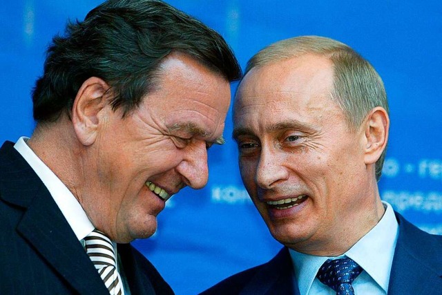 Gerhard Schrder und Wladimir Putin 20...0;, sagte Schrder der New York Times.  | Foto: MAXIM MARMUR (AFP)