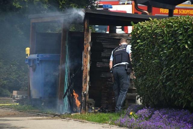 Unbekannte stecken Mllschuppen an Schopfheimer Hotel in Brand