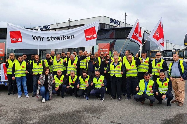 Streik der Busfahrer und Lokfhrer der... vor dem Firmensitz  in Weil am Rhein.  | Foto: Maja Tolsdorf