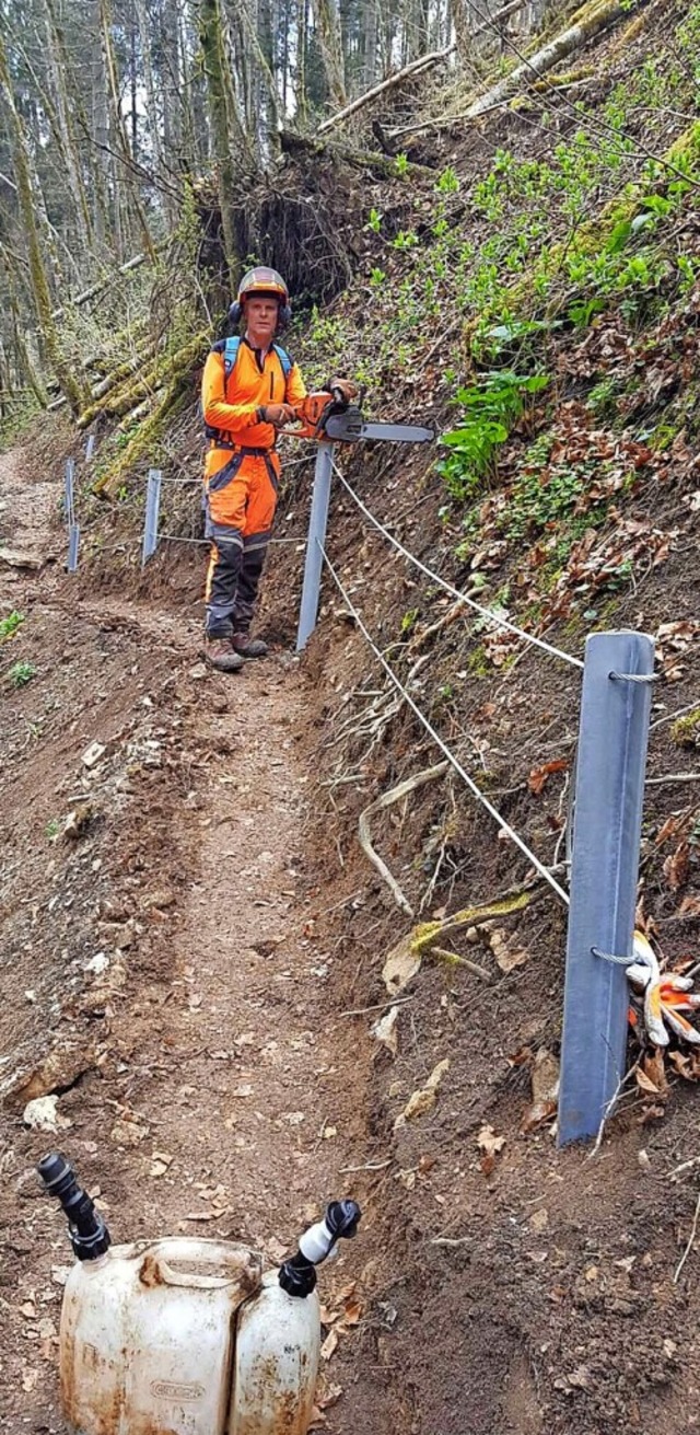 Forstwirt Roland Siebler war eine wert...frumungsarbeiten in der Engeschlucht.  | Foto: privat