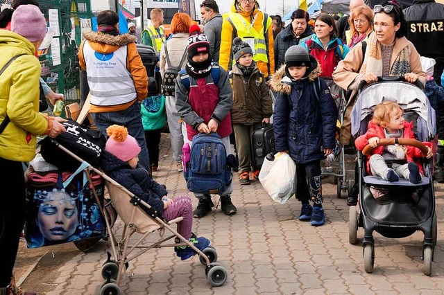In der Hoffnung auf einen etwas friedl...en viele ukrainische Flchtlinge heim.  | Foto: Sergei Grits