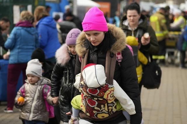Zehntausende Ukrainer kehren täglich mit gemischten Gefühlen in ihre Heimat zurück
