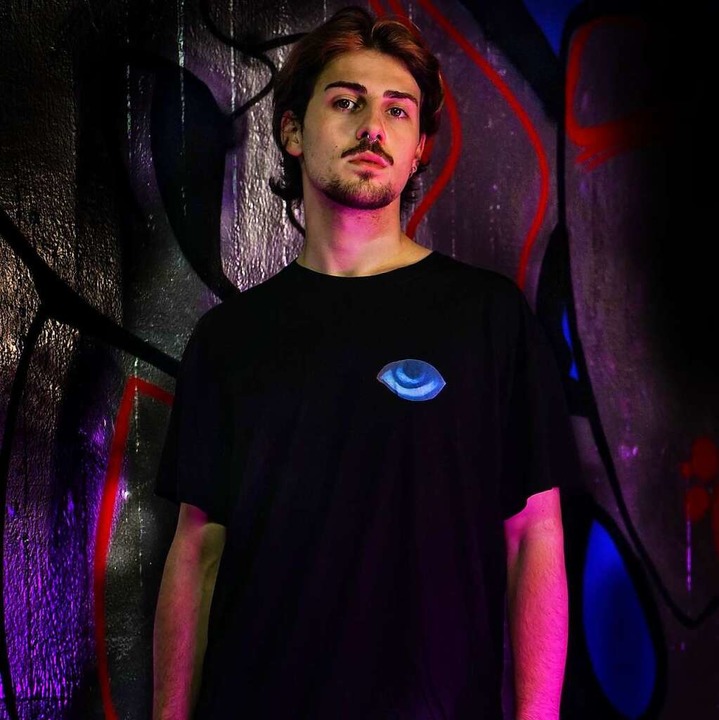 Das Econoiz-Tshirt besteht aus Tencel, das aus Holzfasern hergestellt wird.  | Foto: privat