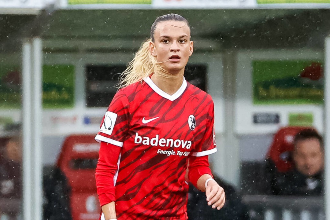Riola Xhemaili hat ihren Vertrag beim SC Freiburg verlängert.  | Foto: IMAGO/BEAUTIFUL SPORTS/G. Hubbs