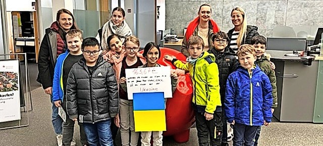 <BZ-FotoAnlauf>Hebelschule:</BZ-FotoAn...n den Erls an Kinder aus der Ukraine.  | Foto: privat