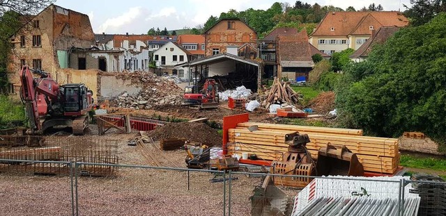 Mit der Einrichtung der Baustelle und ...dem Areal Dreiknig bereits begonnen.   | Foto: Gerhard Walser