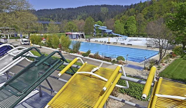 Das Freiburger Strandbad kurz vor der Erffnung am Samstag, den  30. April.   | Foto: Michael Bamberger